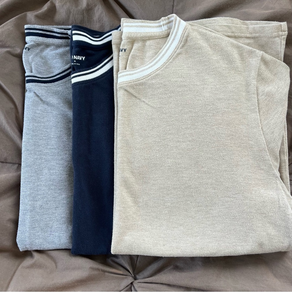 Old Navy men shirts set of 3